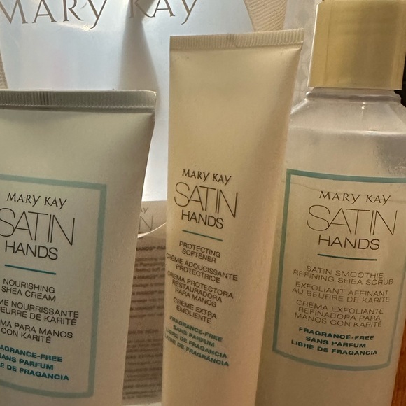 Fragrance-Free Satin Hands Pampering Set - Picture 2 of 2